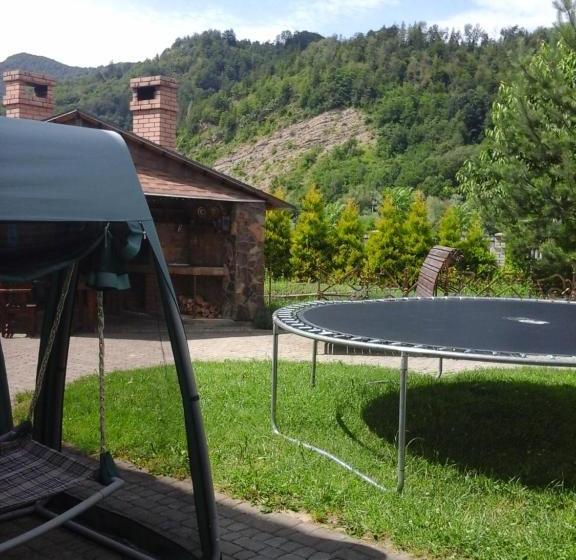 פנסיון коттедж Leleka Vyzhnynsia