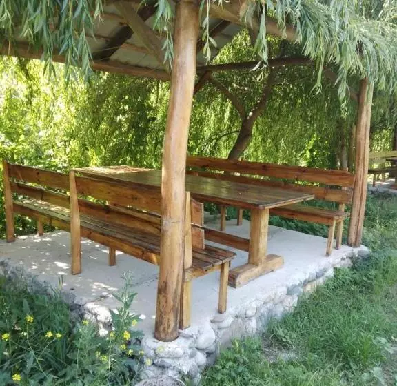 پانسیون Menua