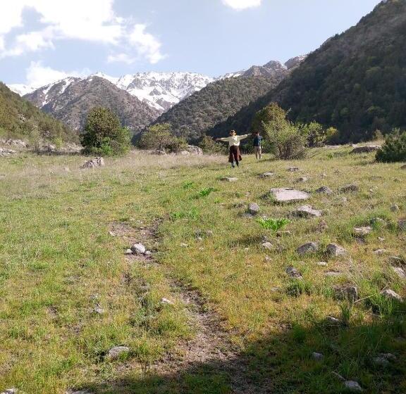 פנסיון Spring Family Guest House