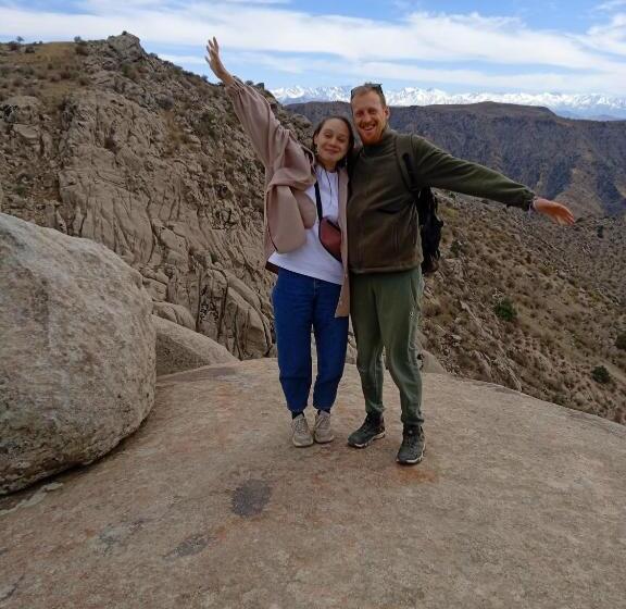 פנסיון Spring Family Guest House