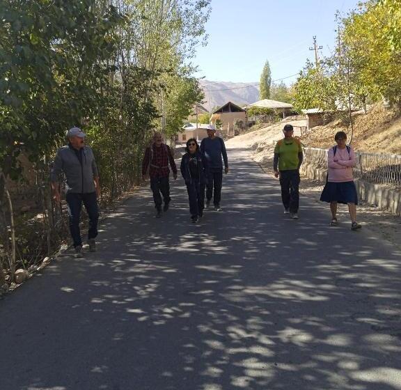 פנסיון Spring Family Guest House