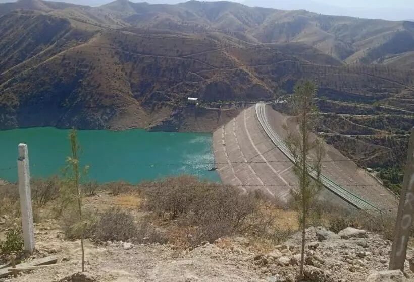 Majatalo Spring Family Guest House