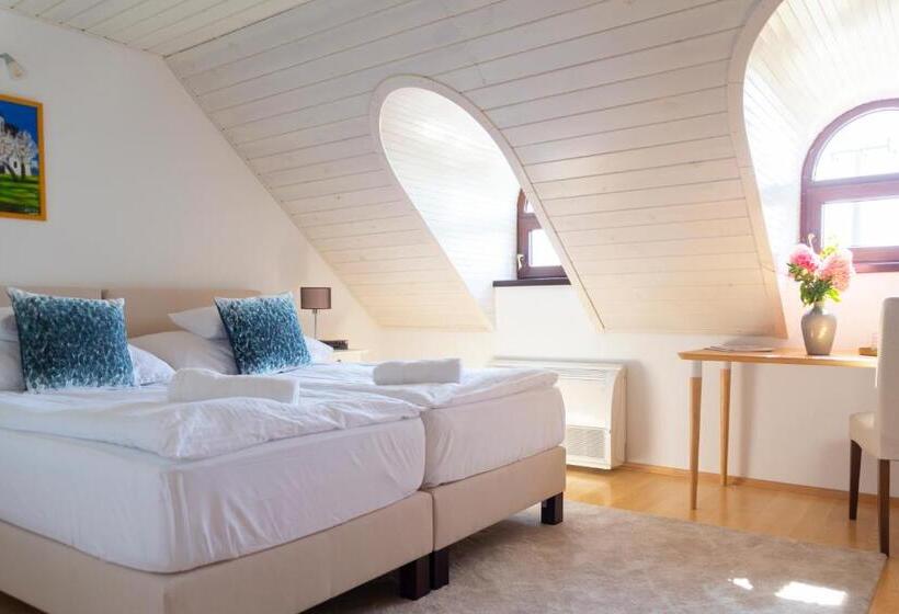 Nocleg ze śniadaniem Fiastyúk Udvarház