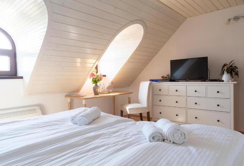 Nocleg ze śniadaniem Fiastyúk Udvarház