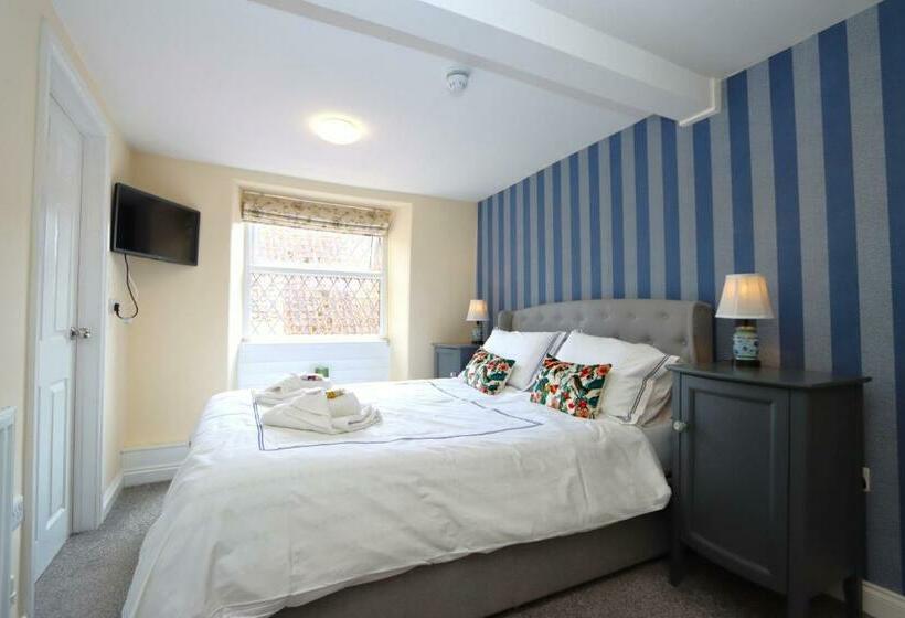 צימר The Little Lion Inn, Red Lion