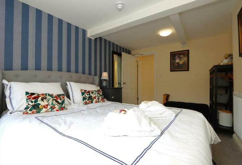 צימר The Little Lion Inn, Red Lion