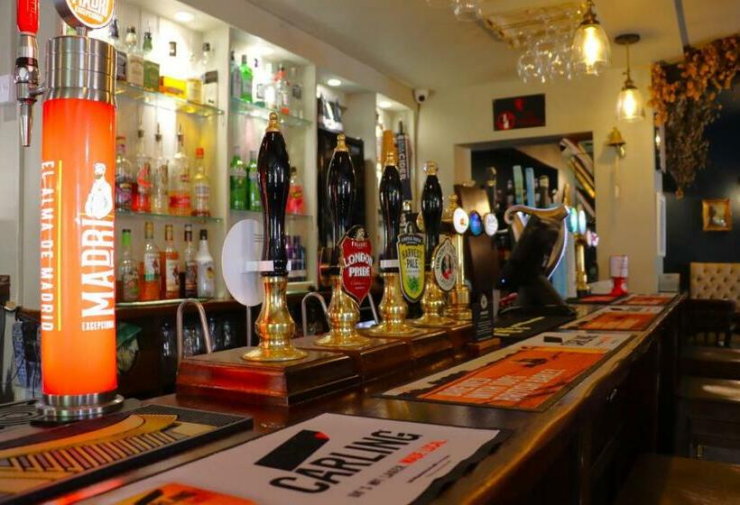 צימר The Little Lion Inn, Red Lion