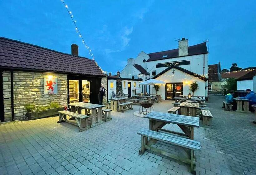 צימר The Little Lion Inn, Red Lion