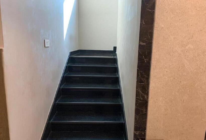 בית מלון כפרי Ganesh Meridian