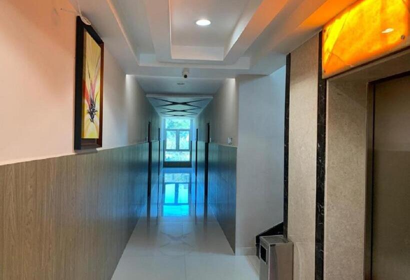 בית מלון כפרי Ganesh Meridian