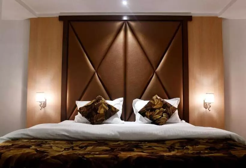 ホテル Monarch Center Point Near Dahanu Beach, Bordi