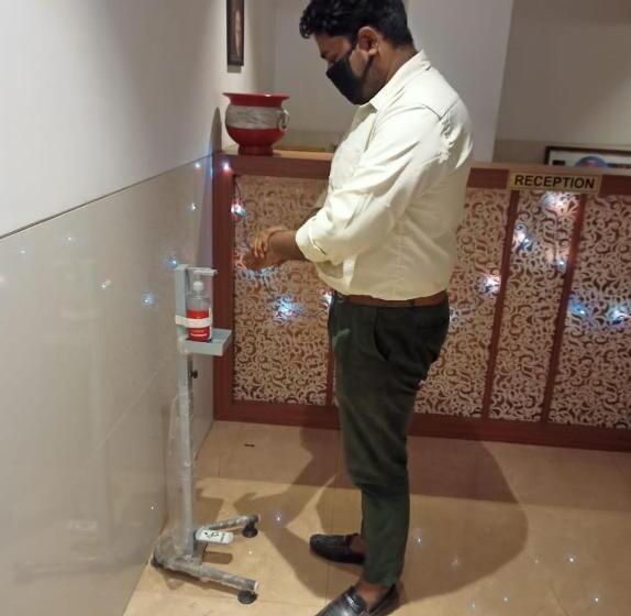 Отель Monarch Center Point Near Dahanu Beach, Bordi