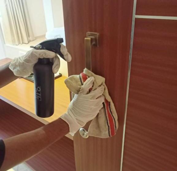 Отель Monarch Center Point Near Dahanu Beach, Bordi