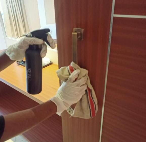 Отель Monarch Center Point Near Dahanu Beach, Bordi