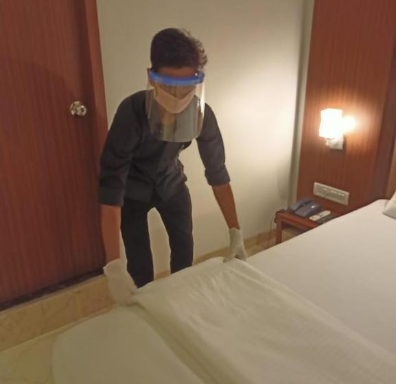 Отель Monarch Center Point Near Dahanu Beach, Bordi