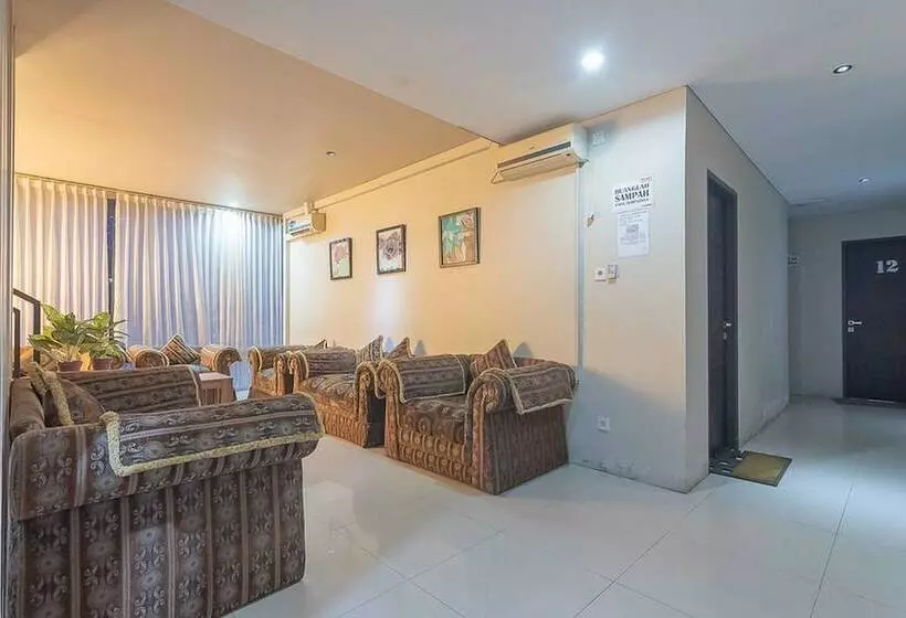 ホテル Reddoorz Plus Near Sepinggan Airport 3 Balikpapan