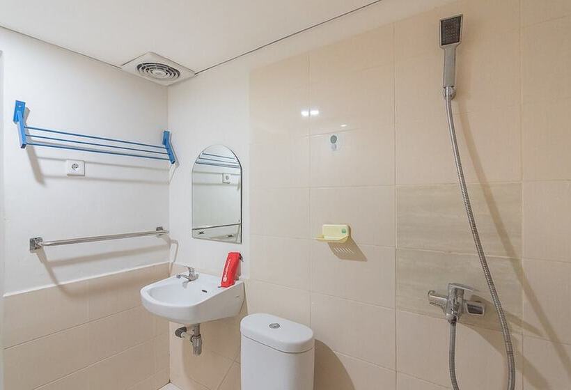 ホテル Reddoorz Plus Near Sepinggan Airport 3 Balikpapan