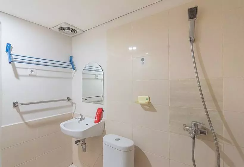 ホテル Reddoorz Plus Near Sepinggan Airport 3 Balikpapan