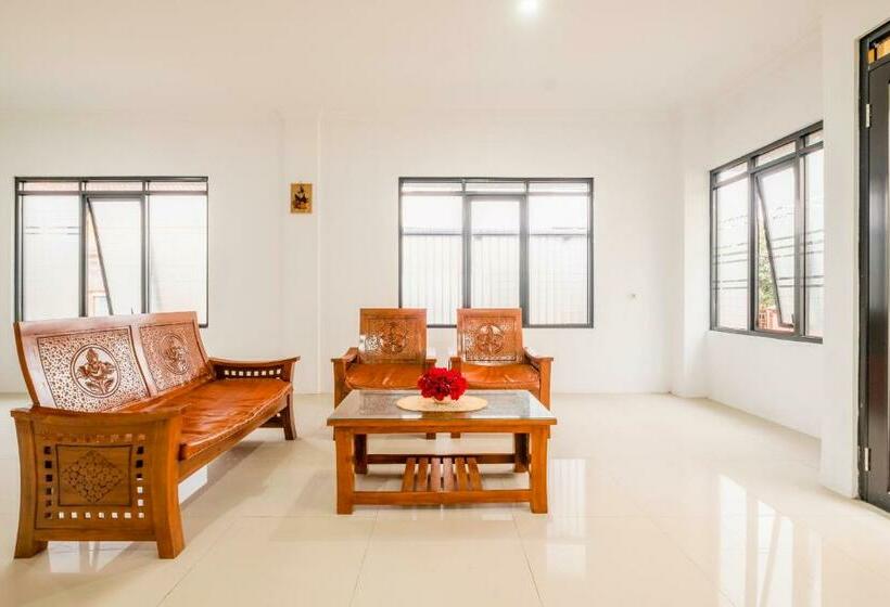 Szálloda Savindra Residence Syariah Redpartner