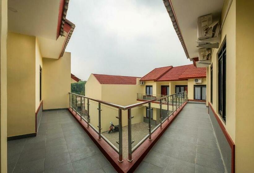 Szálloda Savindra Residence Syariah Redpartner