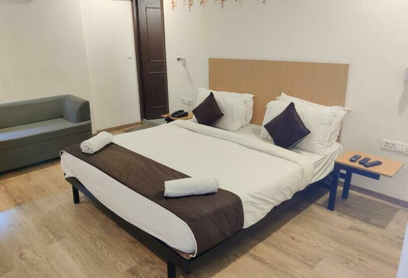 Hotel Vishnu Paradise