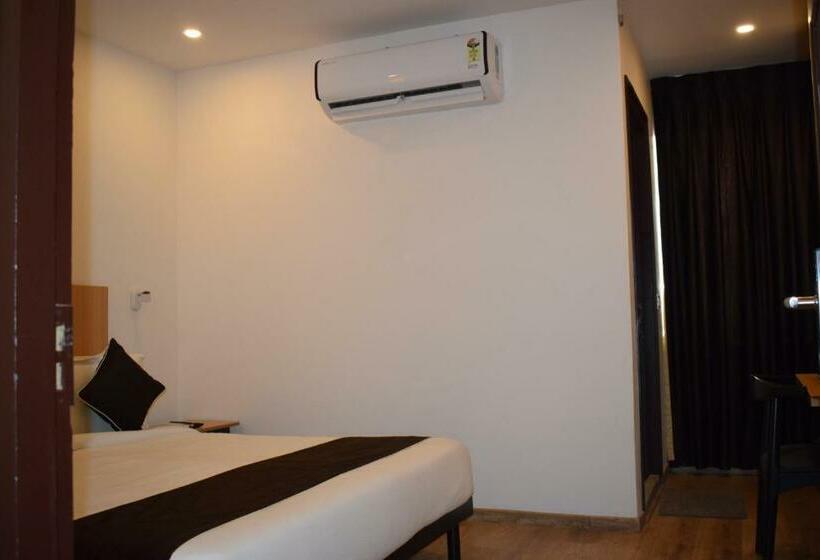 Hotel Vishnu Paradise