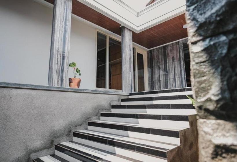 פנסיון Reddoorz Plus @ Jalan Dr. Cipto Mangunkusumo Lampung