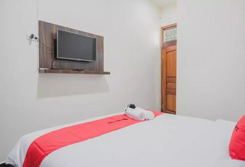 ペンション Reddoorz Plus @ Jalan Dr. Cipto Mangunkusumo Lampung