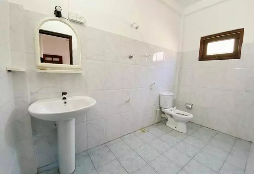 Majatalo The Wave Surf Inn Midigama