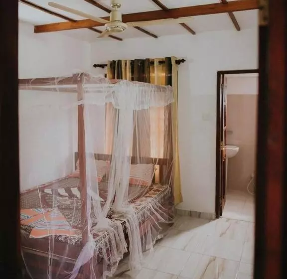 Majatalo The Wave Surf Inn Midigama