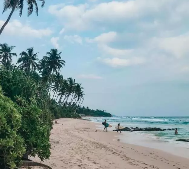 Majatalo The Wave Surf Inn Midigama