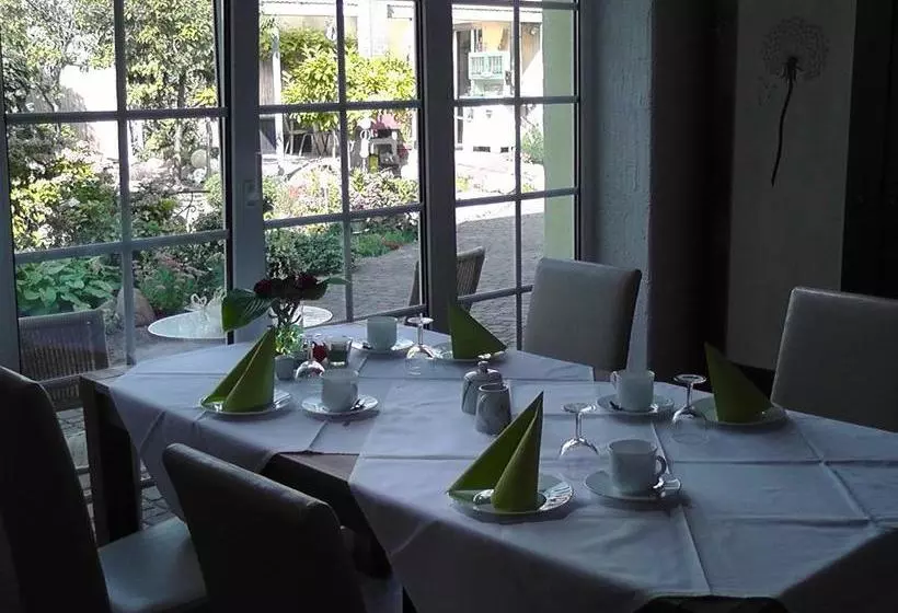 Pension Elisabeth Am Elberadweg