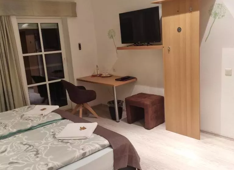 Pension Elisabeth Am Elberadweg