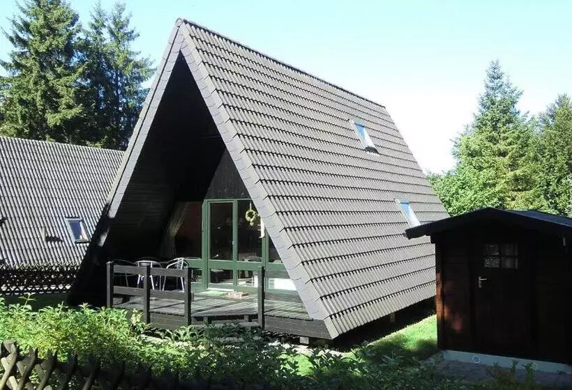 Lomakeskus Holiday Park  Nurdach