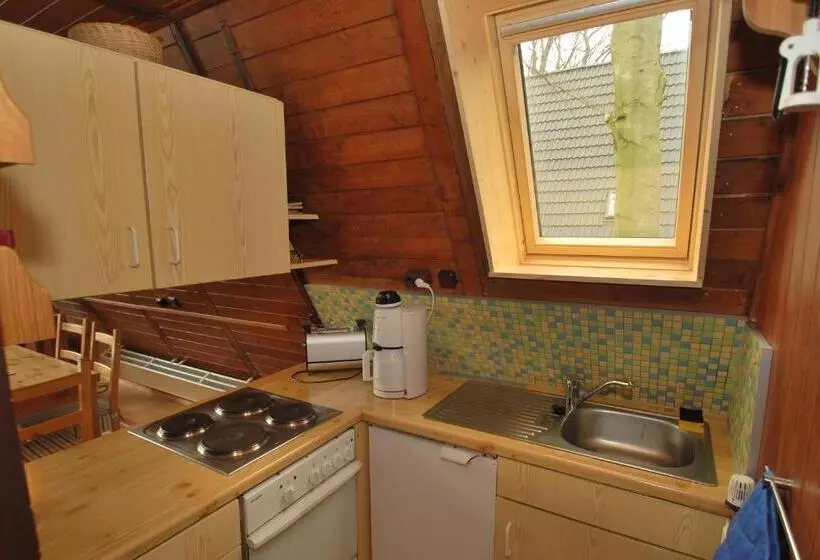 Lomakeskus Holiday Park  Nurdach