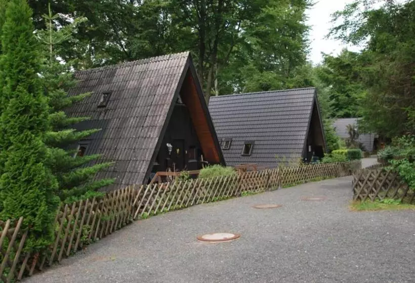 Lomakeskus Holiday Park  Nurdach