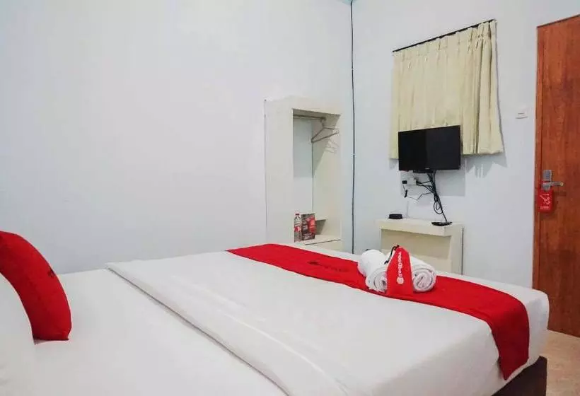 Hotelli Reddoorz Near Velodrome Malang 2