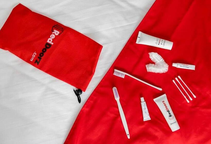 בית מלון כפרי Reddoorz Near Velodrome Malang 2