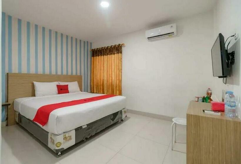 Hotel Reddoorz Plus @ Cemara Asri Medan