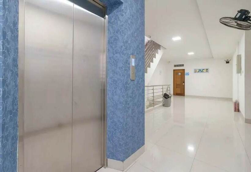 Hotel Reddoorz Plus @ Cemara Asri Medan