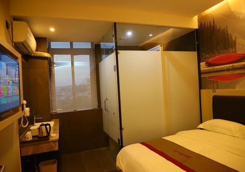 Thank Inn Chain Hotel Jiangxi Ganzhou Longnan County Longxiang Avenue Store