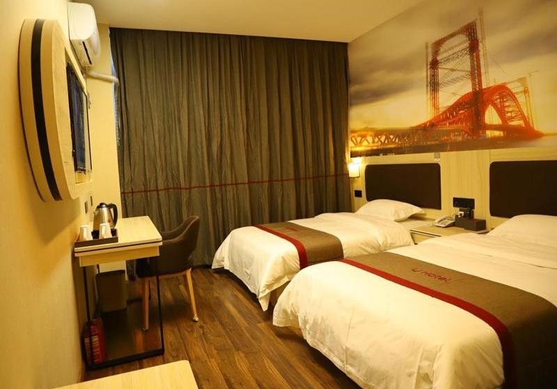 Thank Inn Chain Hotel Jiangxi Ganzhou Longnan County Longxiang Avenue Store