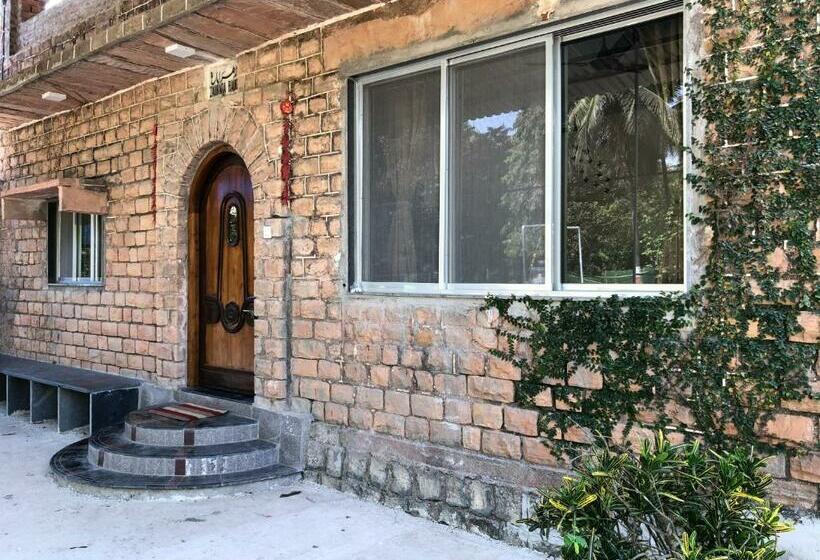 Отель Zohra Baugh, A Green & Organic Farmhouse Stay With All Amenities