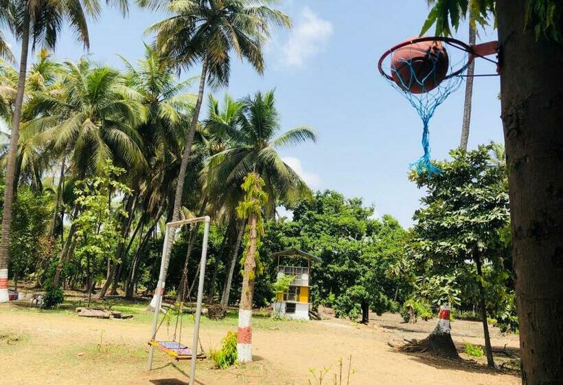 Отель Zohra Baugh, A Green & Organic Farmhouse Stay With All Amenities