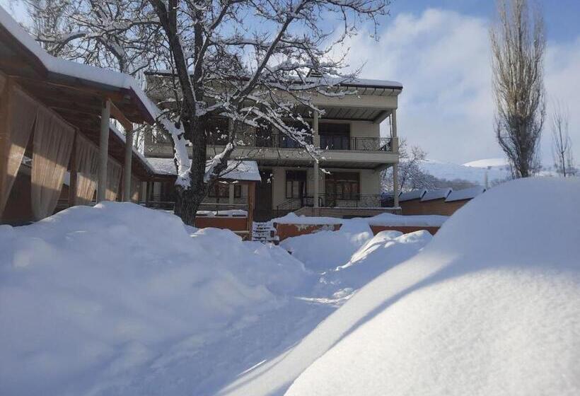بنسيون зона отдых Apachi в горах чимган