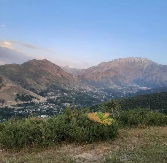 Majatalo зона отдых Apachi в горах чимган