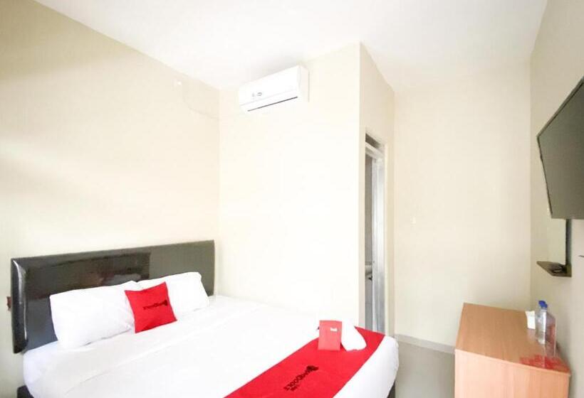 פנסיון Reddoorz At Simpang Borobudur