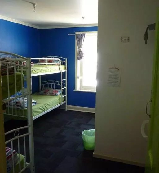 Adelaide Travellers Inn Backpackers Hostel