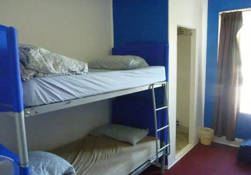 Adelaide Travellers Inn Backpackers Hostel