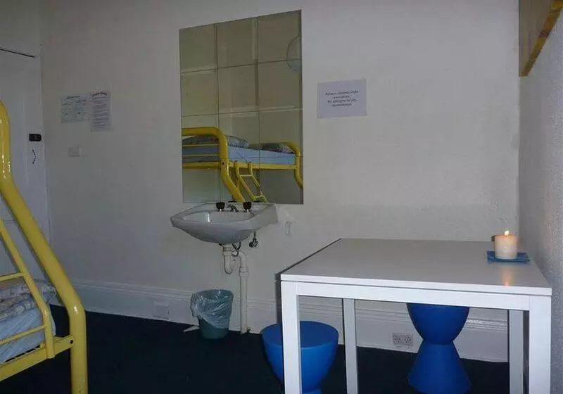 Adelaide Travellers Inn Backpackers Hostel